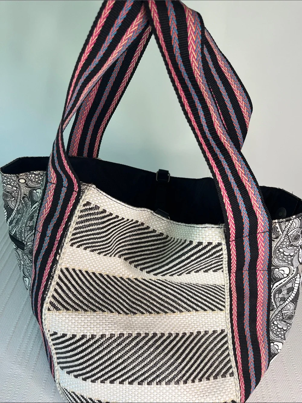 Sakroots Large Canvas Stripe tote w Black owl Catalina print, bottom/side panel